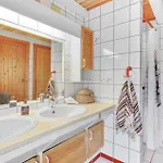 بيت للعطل Three-bedroom With A Fireplace In