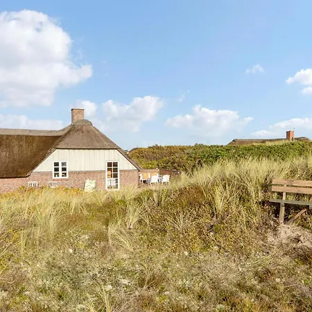 Three-bedroom With A Fireplace In Ringkobing