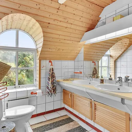 Three-bedroom With A Fireplace In Ringkobing 펜션