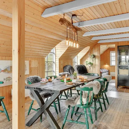Three-bedroom With A Fireplace In Vakantiehuis Ringkøbing