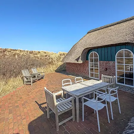 Three-bedroom With A Fireplace In Ringkøbing