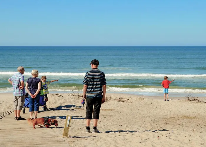 Three-bedroom With A Fireplace In 灵克宾