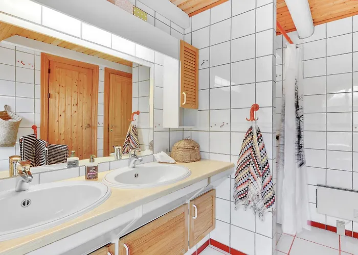 Holiday home Three-bedroom With A Fireplace In