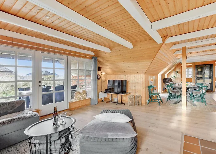 度假居 Three-bedroom With A Fireplace In *