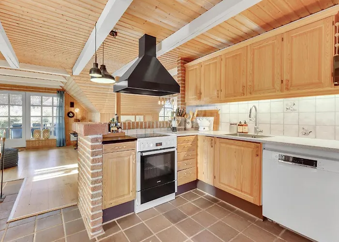 Three-bedroom With A Fireplace In Holiday home Ringkobing