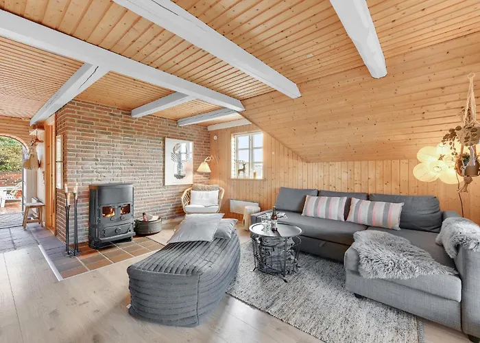 度假居 Three-bedroom With A Fireplace In *