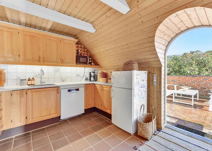 Holiday home Three-bedroom With A Fireplace In