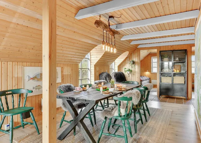 Three-bedroom With A Fireplace In Holiday home Ringkobing