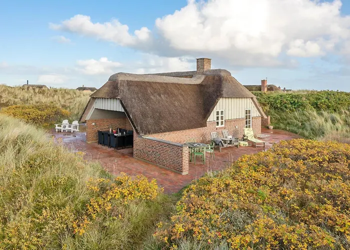 Three-bedroom With A Fireplace In Ringkobing