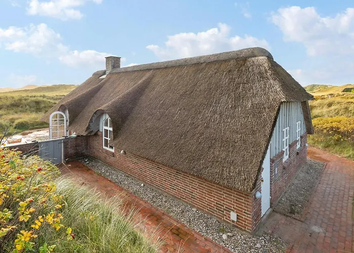 Three-bedroom With A Fireplace In Ringkobing